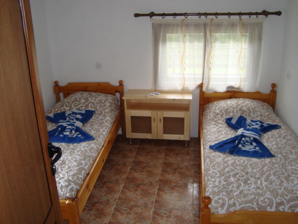 Kuma Lissa Guest House Kozhari Bilik gambar