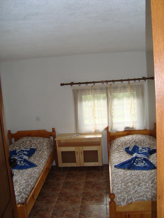 Kuma Lissa Guest House Kozhari Bilik gambar