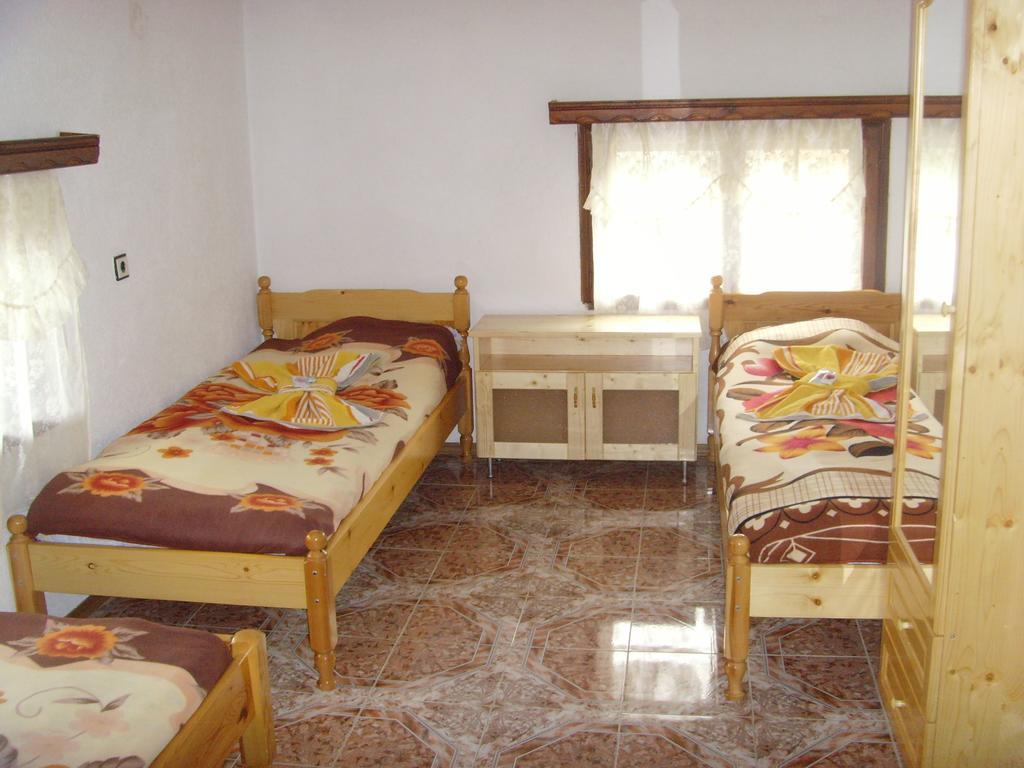 Kuma Lissa Guest House Kozhari Bilik gambar